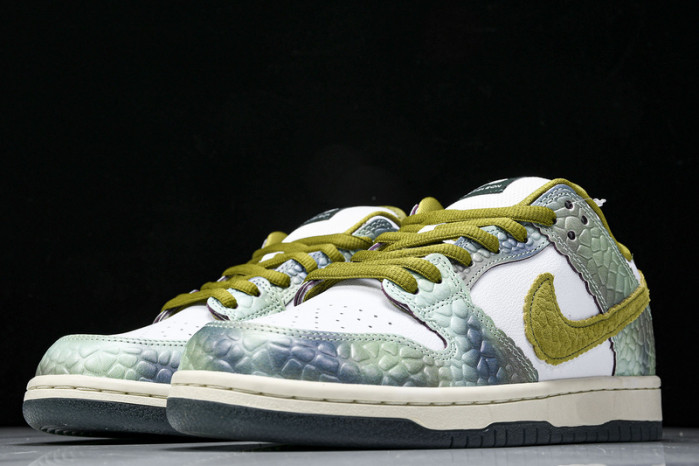 Alexis Sablone x Dunk Low SB 