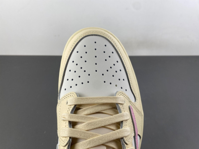 Travis Scott x Air Jordan 1 Low OG IQ7604-100