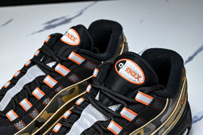 Nike Air Max 95 OG “Green Camo” HQ1973-001