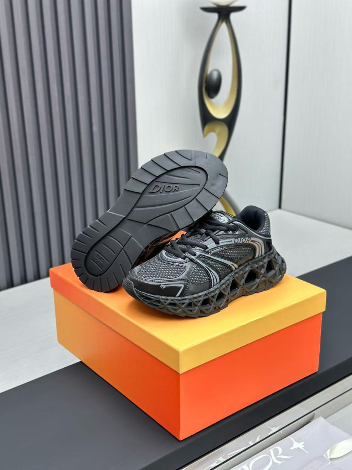 DR B35 LOW-TOP SNEAKERS DR-182