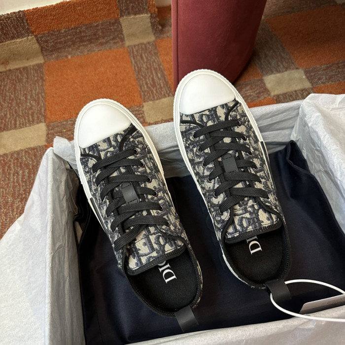 DR B23 LOW-TOP SNEAKERS DR-77