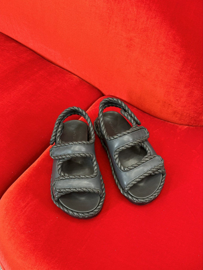 BOTEGA V SLIDES BVS-01