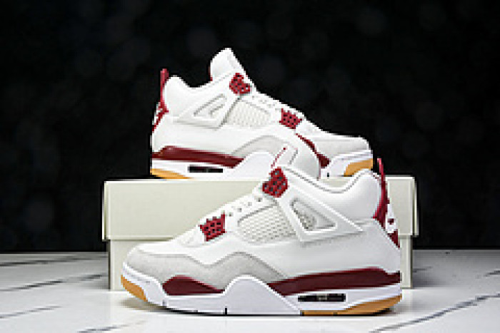 Nike SB x Air Jordan 4 “Varsity Red DR5415-106