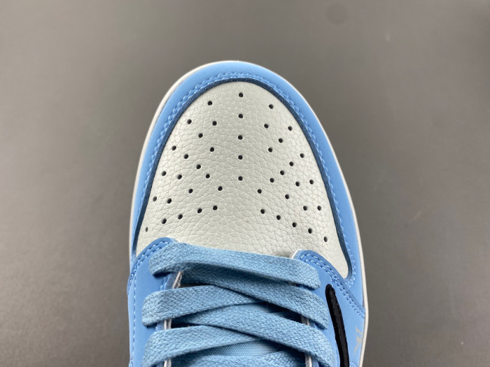 Travis Scott x Air Jordan 1 Low DM7866-107