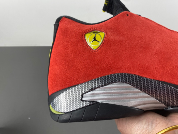 ( 2025 )Air Jordan 14 “Ferrari " IF5015-600