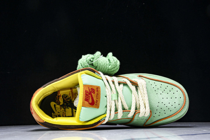 Dunk Low SB 