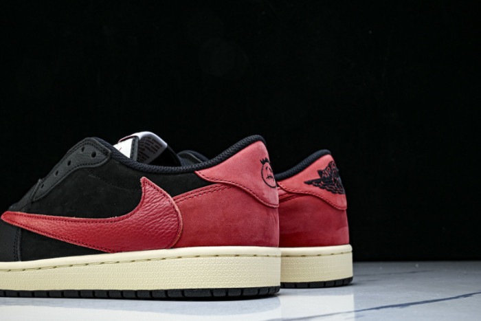 Travis Scott x Air Jordan 1 Low DM7866-061