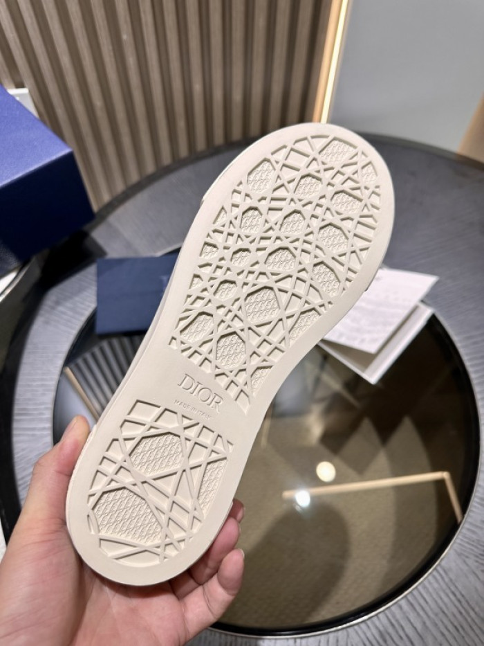 DR B33 LOW-TOP SNEAKERS DR-124